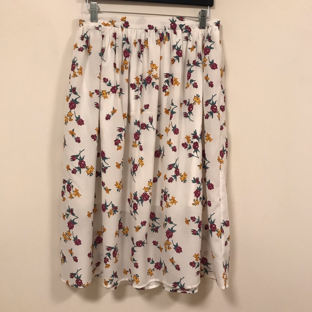URBAN OUTFITTERS Leith floral midi flowy skirt- large